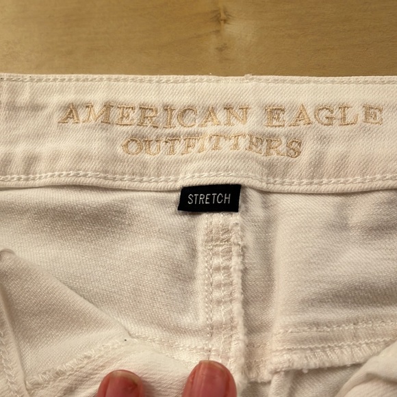 American Eagle White Size 0 Hi-Rise Jean Shorts. Perfect condition! High waist. - Picture 4 of 8